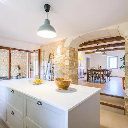 Villa 4 Stars Farmhouse, Heated Pool, View, 10 People *